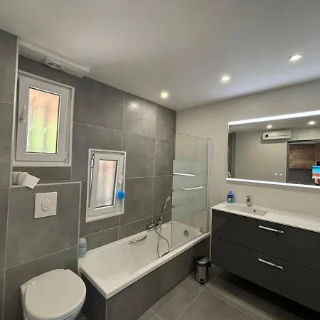 Lejlighed Comfort & Private Garden T2 - Air Conditioning - Wi-fi - Parking
